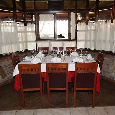Iliada 4* Tirana