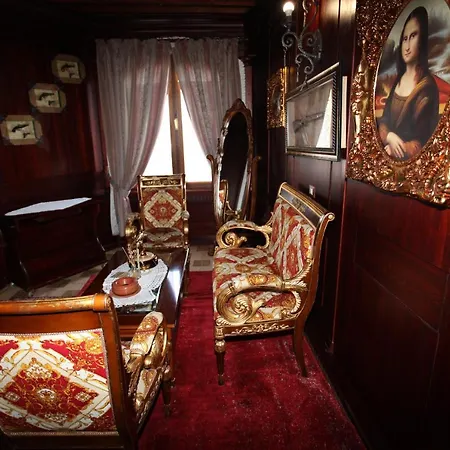 Iliada 4* Tirana