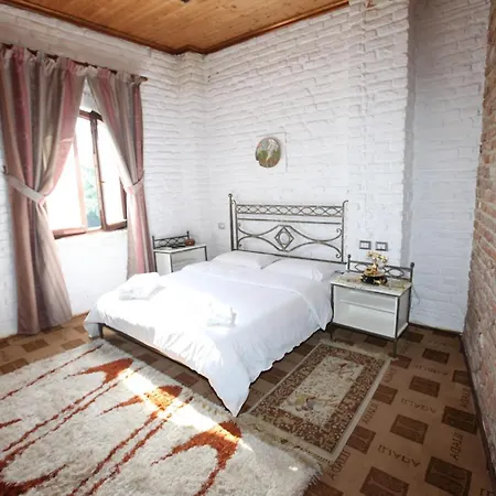 Iliada Hotel Domje