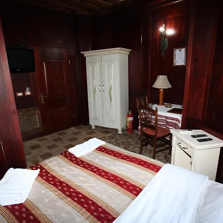 Iliada Hotel Domje